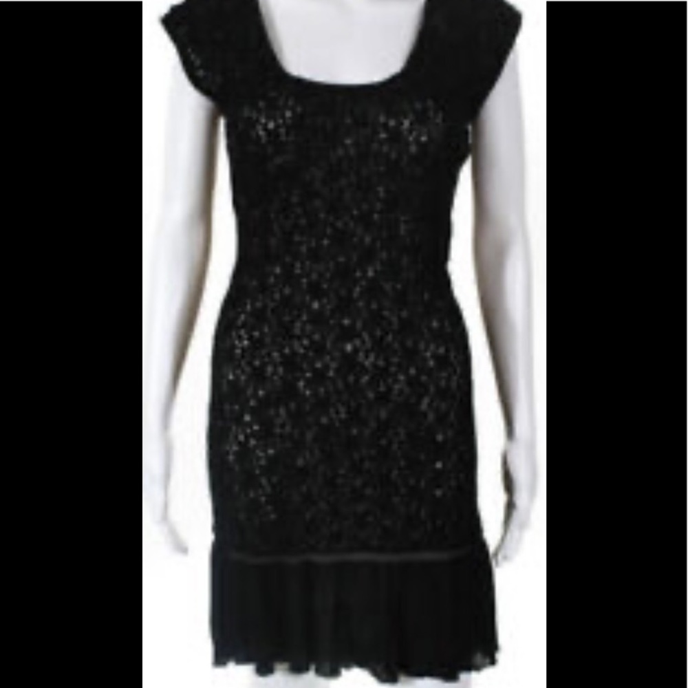 Iisli Small‎ Scoop Neck ruffled  Knit Dress Black